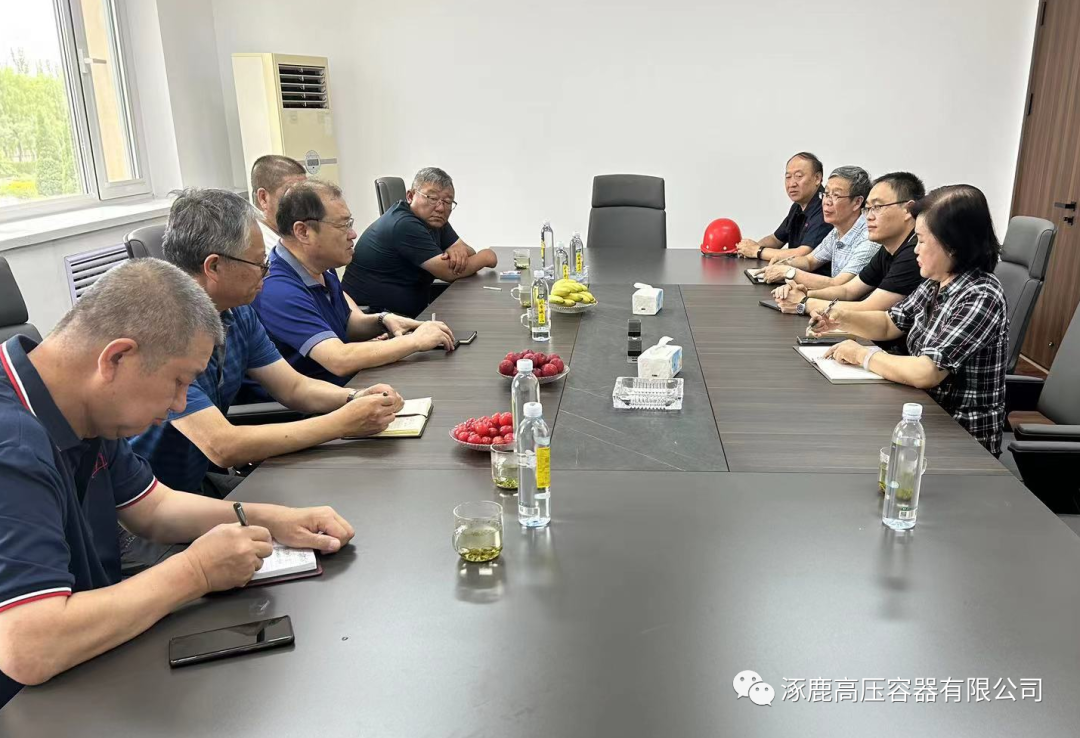 河北燕興機(jī)械有限公司董事長(zhǎng)到涿鹿高壓容器進(jìn)行實(shí)地參觀(guān)考察！